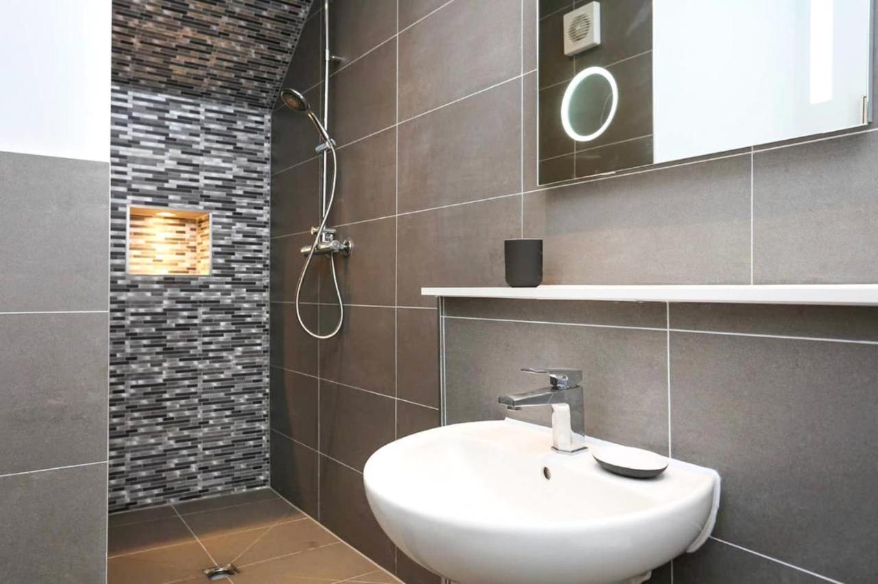 Ultra Modern, Stylish Apartment Next To Princes St EDI Kültér fotó